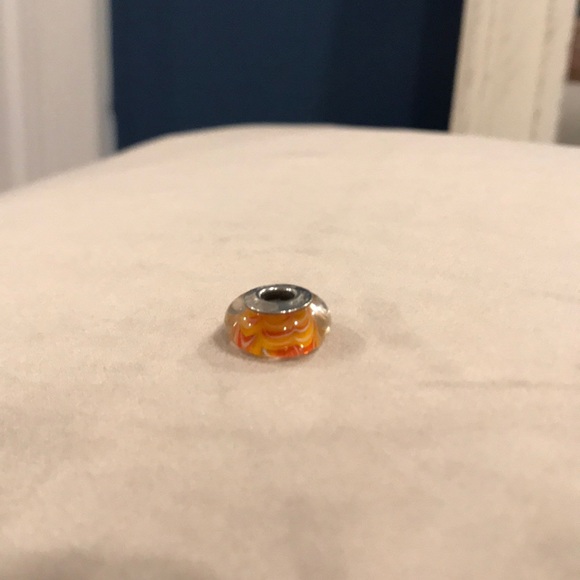 Chamilia Orange glass bead - Picture 2 of 4